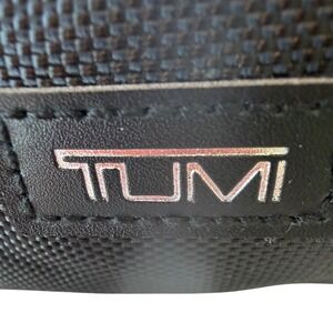 TUMI  Travel Toiletry Bag Zippered Grooming Organizer